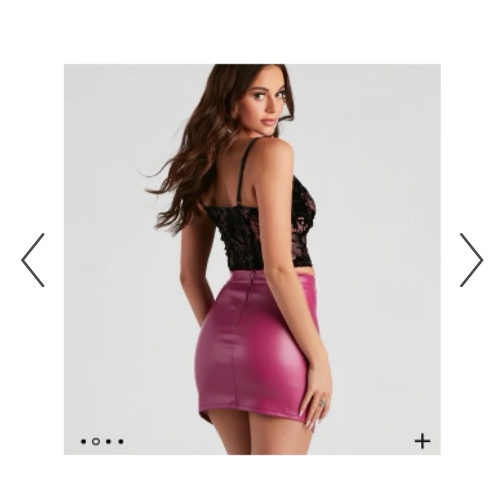 Windsor Black and Pink Floral Crop Top - Picture 5 of 6